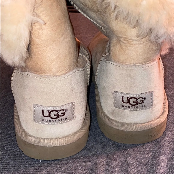 UGG Bailey Button - Picture 3 of 9